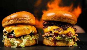 The Secret to Juicy Burgers: Mastering Meat Seasoning and Cooking